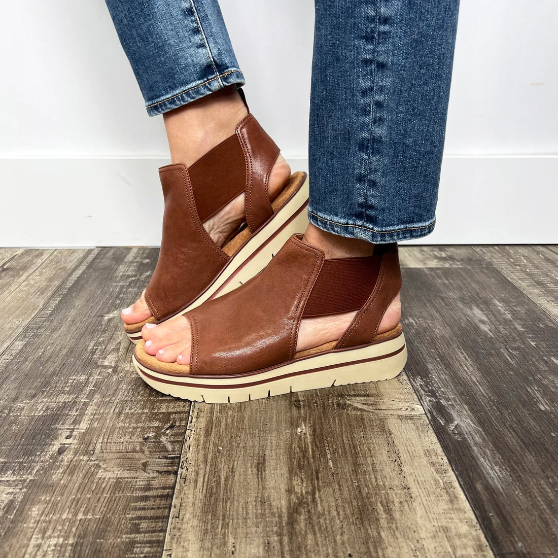 Ari Sandal