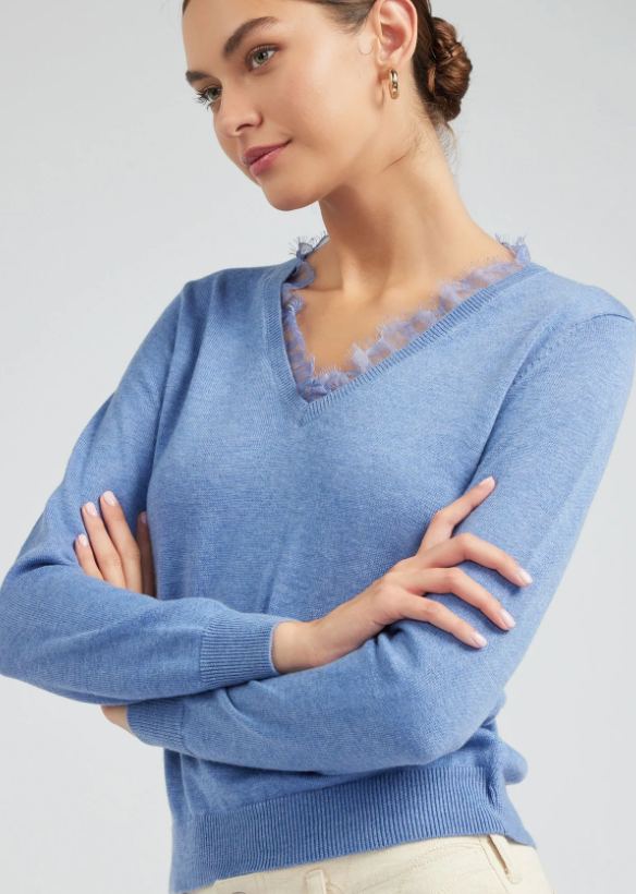 L/S V-Neck W/Lace Neck Detail