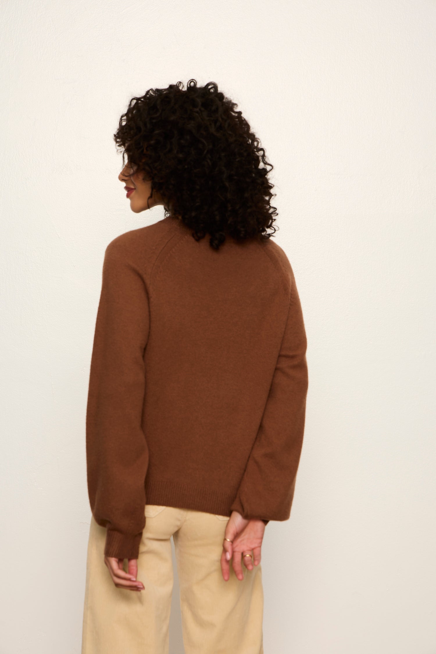 SOFT POPOVER SWEATER