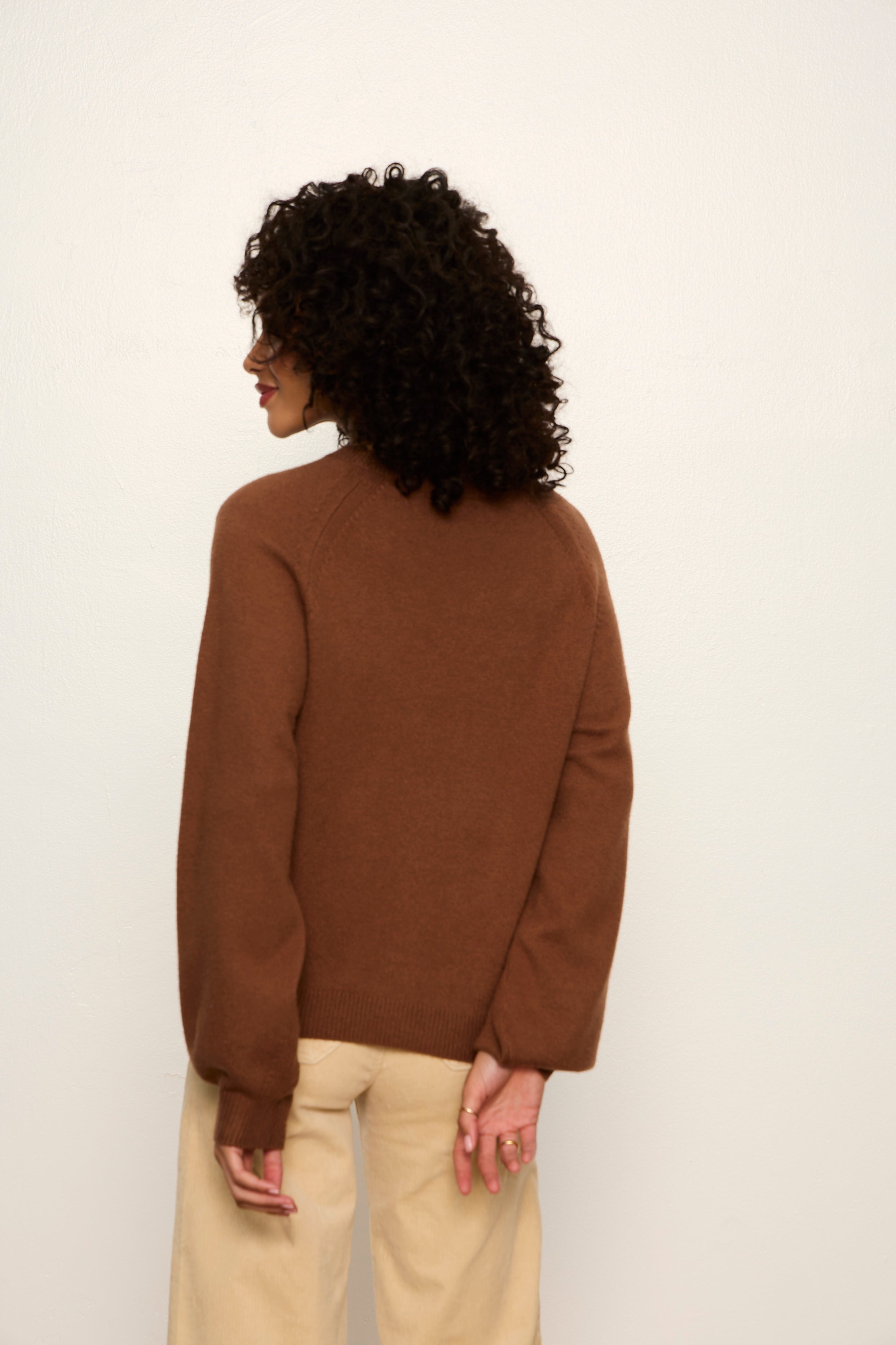 SOFT POPOVER SWEATER