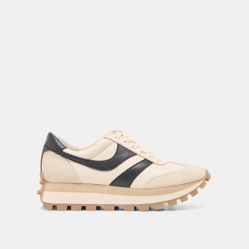 Tresa Sneakers