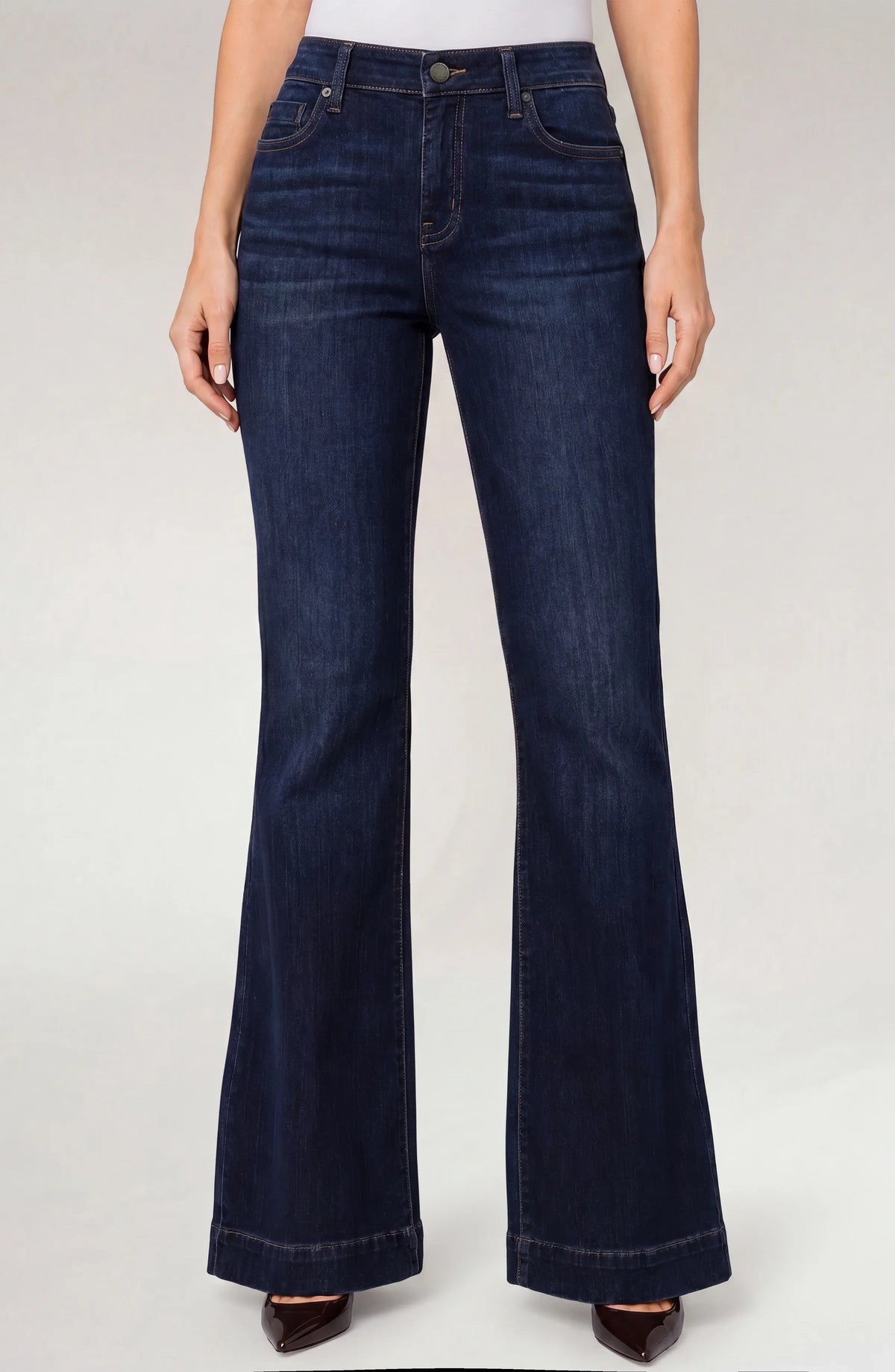 Lucy Bootcut w/ Wide Hem