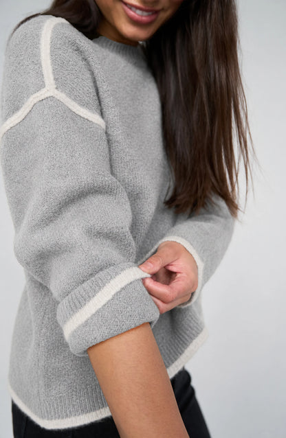 Crewneck Sweater w/Tulip Edge