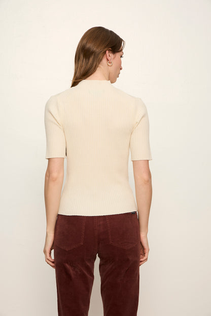 HIGH NECK RIBBED TOP