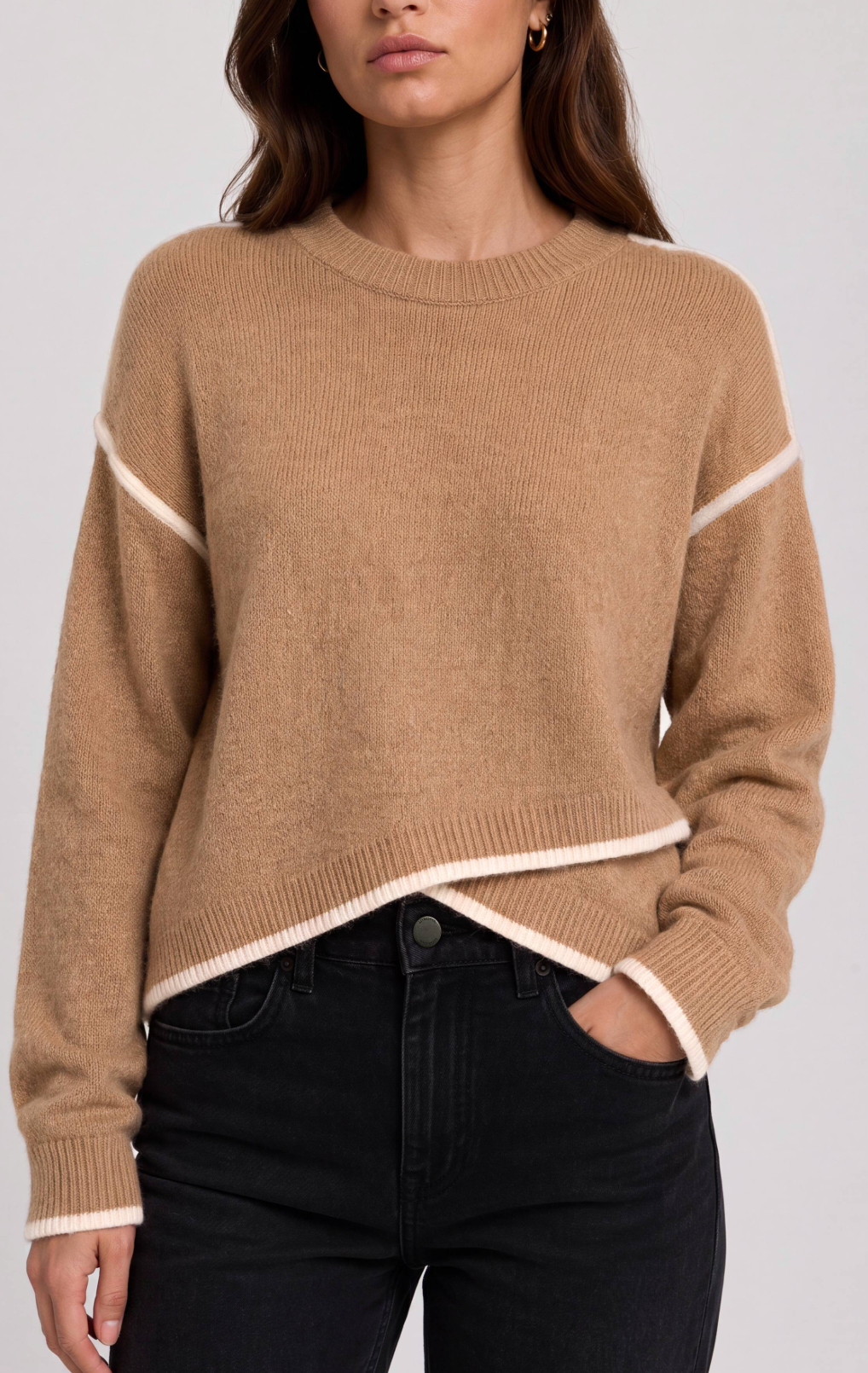 Crewneck Sweater w/Tulip Edge