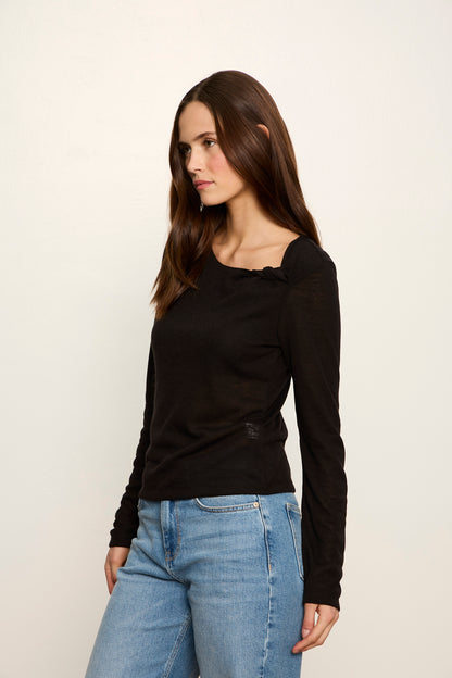 SUKI TWIST TOP