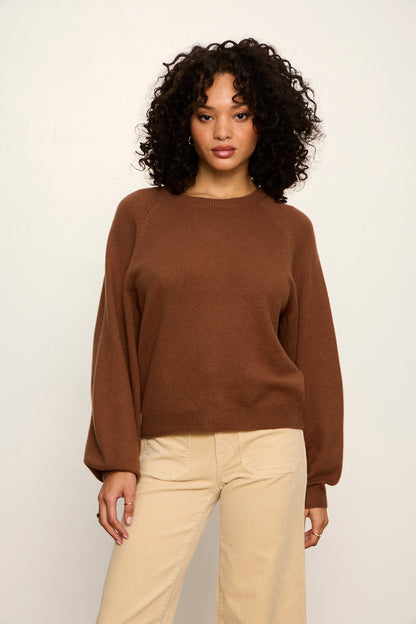 SOFT POPOVER SWEATER