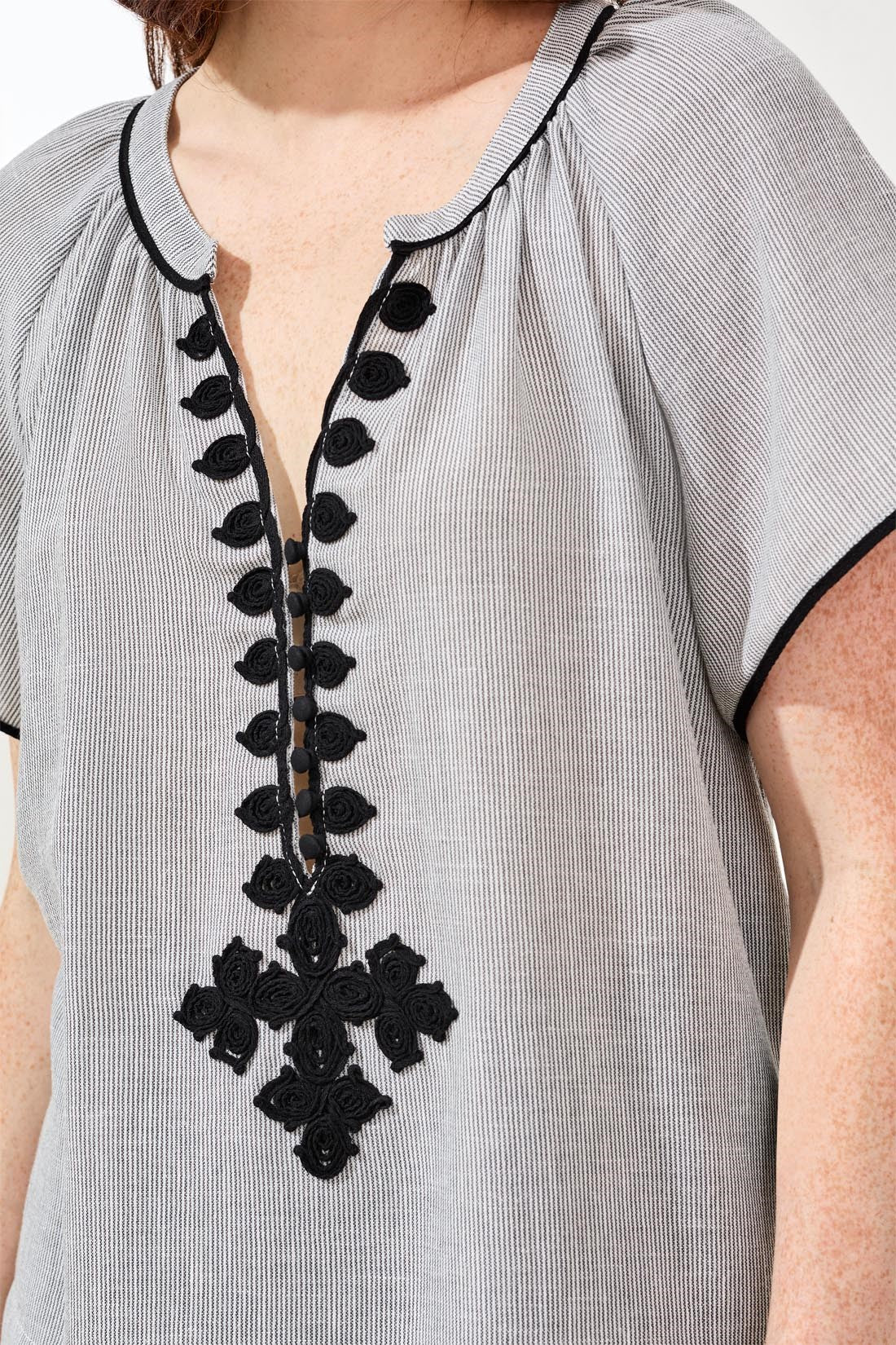 Embroidered S/S Blouse